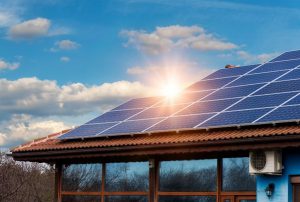 עושים חשבון: האם שווה לבעלי עסקים לעבור לאנרגיה סולארית?