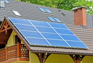 עושים חשבון: האם שווה לבעלי עסקים לעבור לאנרגיה סולארית?